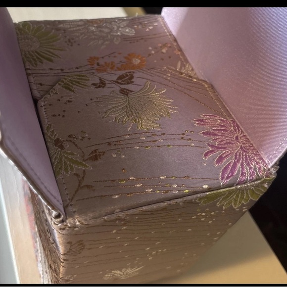 Silk Chinese Take Out Purse Lilac Color Floral Magnet Closure Unbranded EUC NICE - Picture 6 of 11